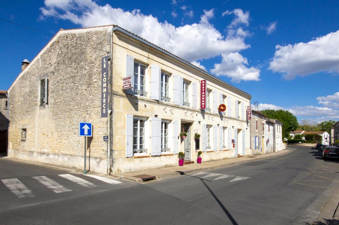 Hôtel Restaurant Le Commerce Saujon Exterior foto